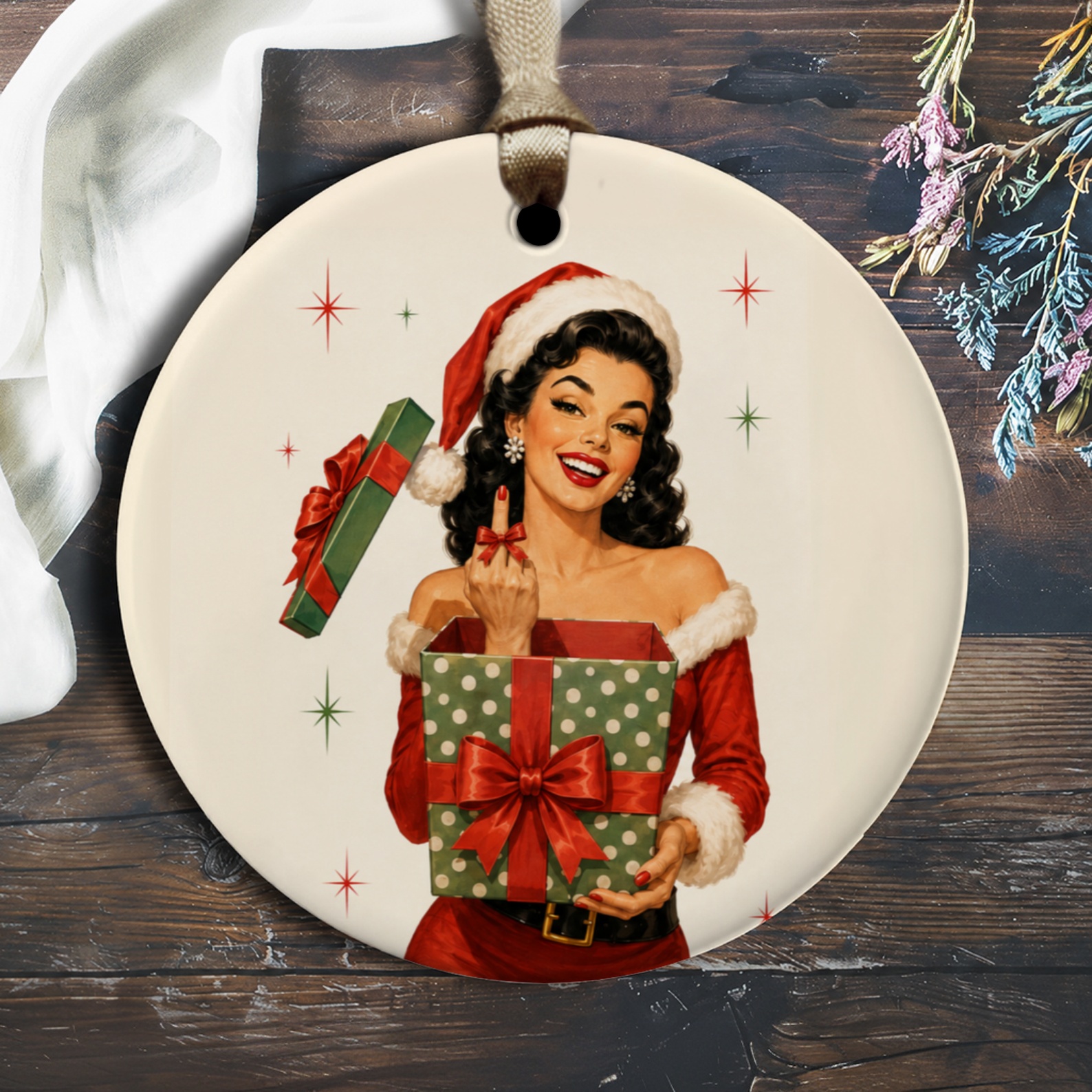 Retro Christmas Ornament Vintage Style Holiday Decor Santa Woman With Gift Festive Home Decoration Classic Christmas Ornament O1363