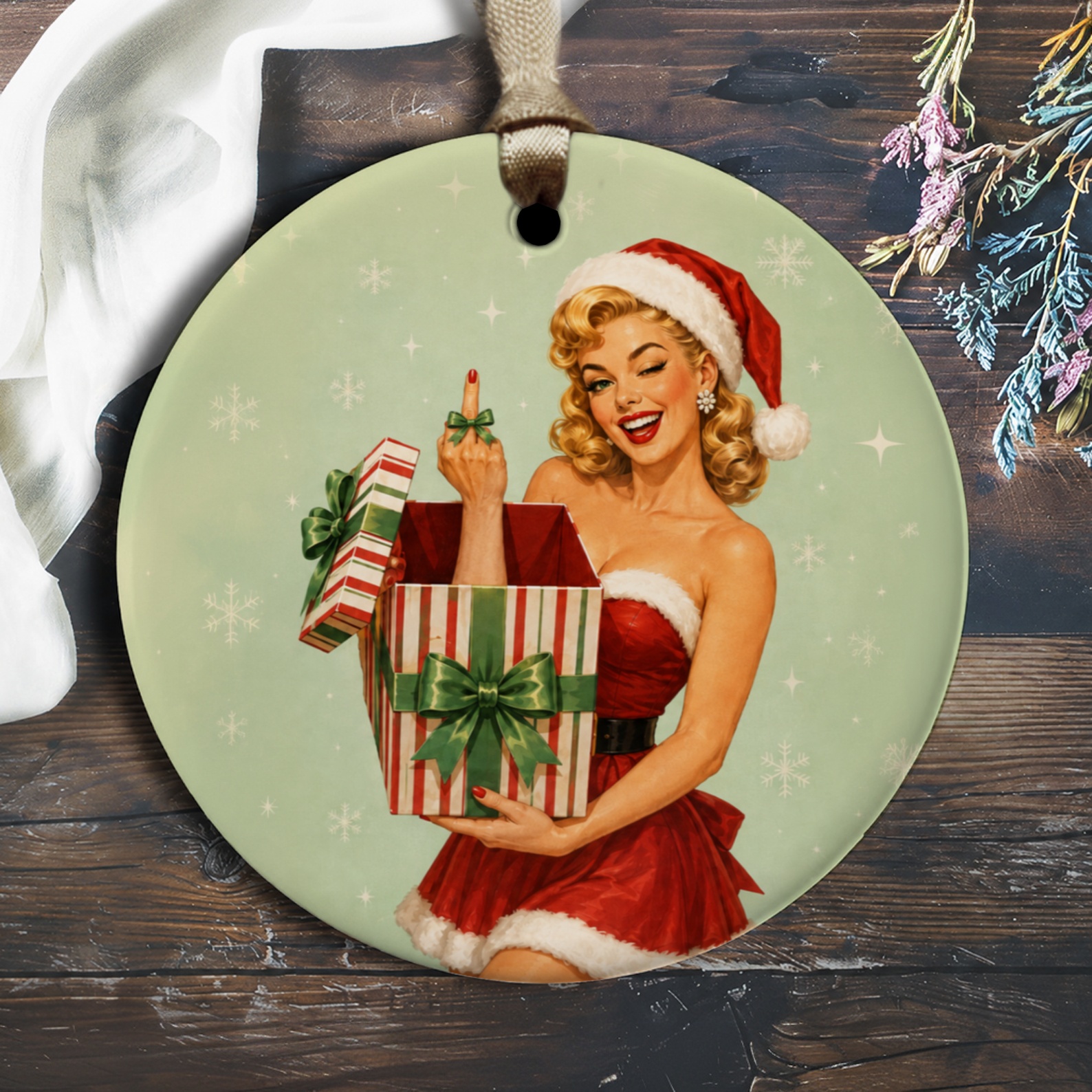 Vintage Pin-Up Girl Christmas Ornament Retro Santa Holiday Decor Festive Gift Box Cute Holiday Decoration O1403